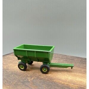 ERTL JOHN DEERE WAGON / TRAILER FOR FARM TRACTOR GREEN 1:64 DIECAST